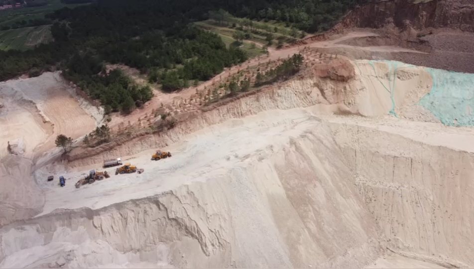 Raw bentonite supply for LINGSHUAI bentonite cat litter supply