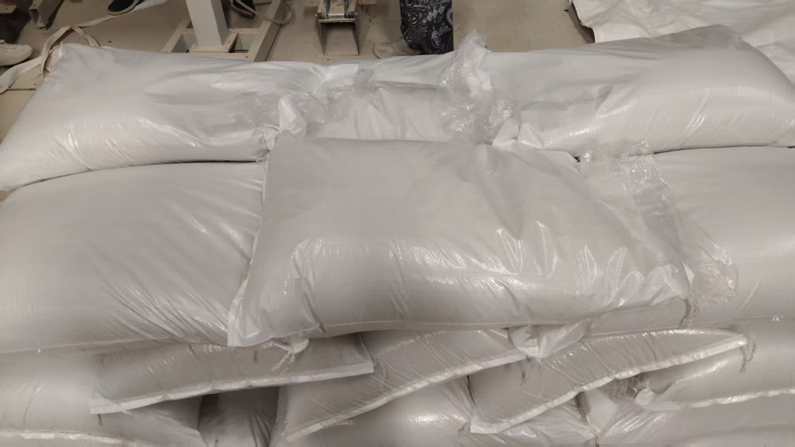 25kg woven bags for bulk bentonite cat litter supply